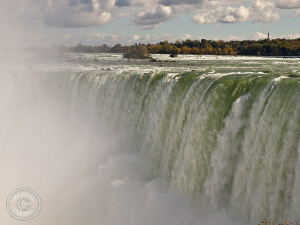 Niagra Falls. Olympus E-510.  Closeup of the Falls. by Stephen Holinski 